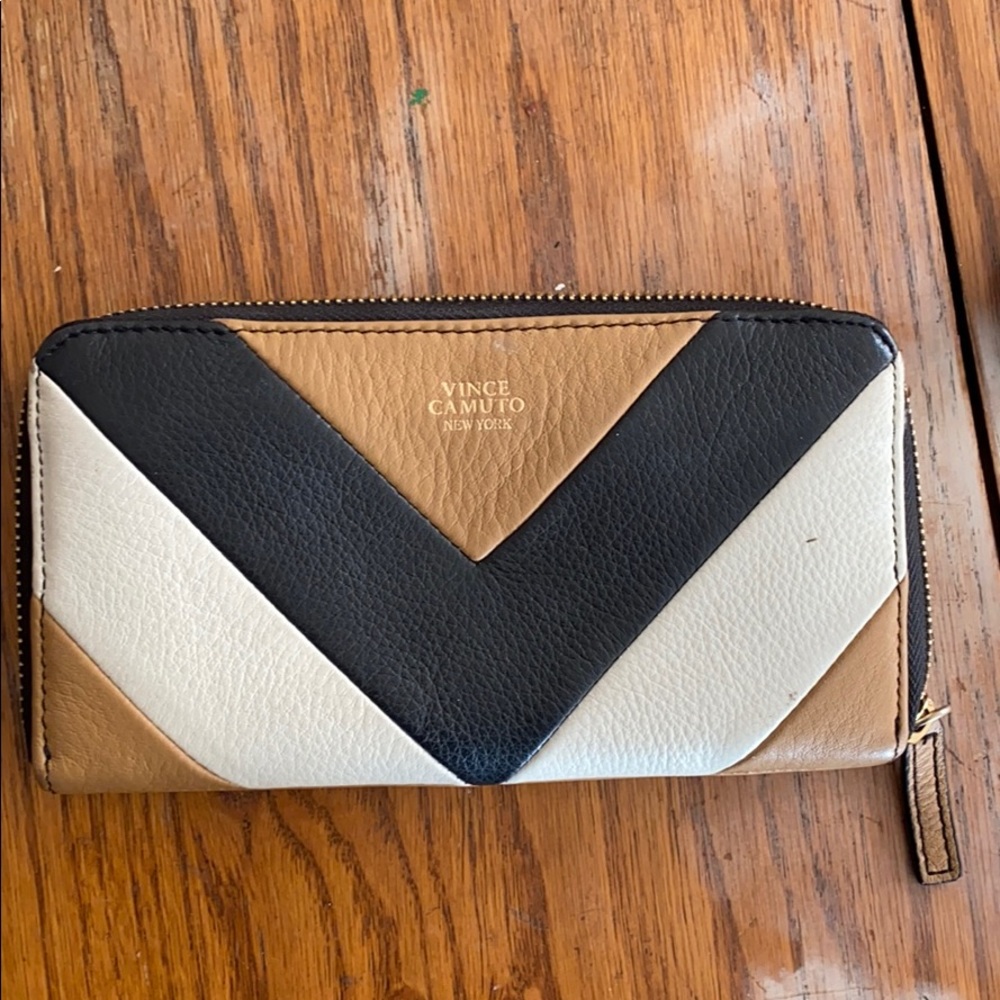Vince Camuto wallet